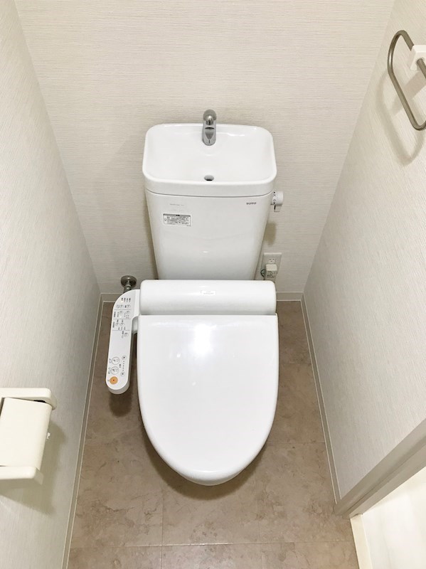 カザモデルノ 温水洗浄暖房便座
