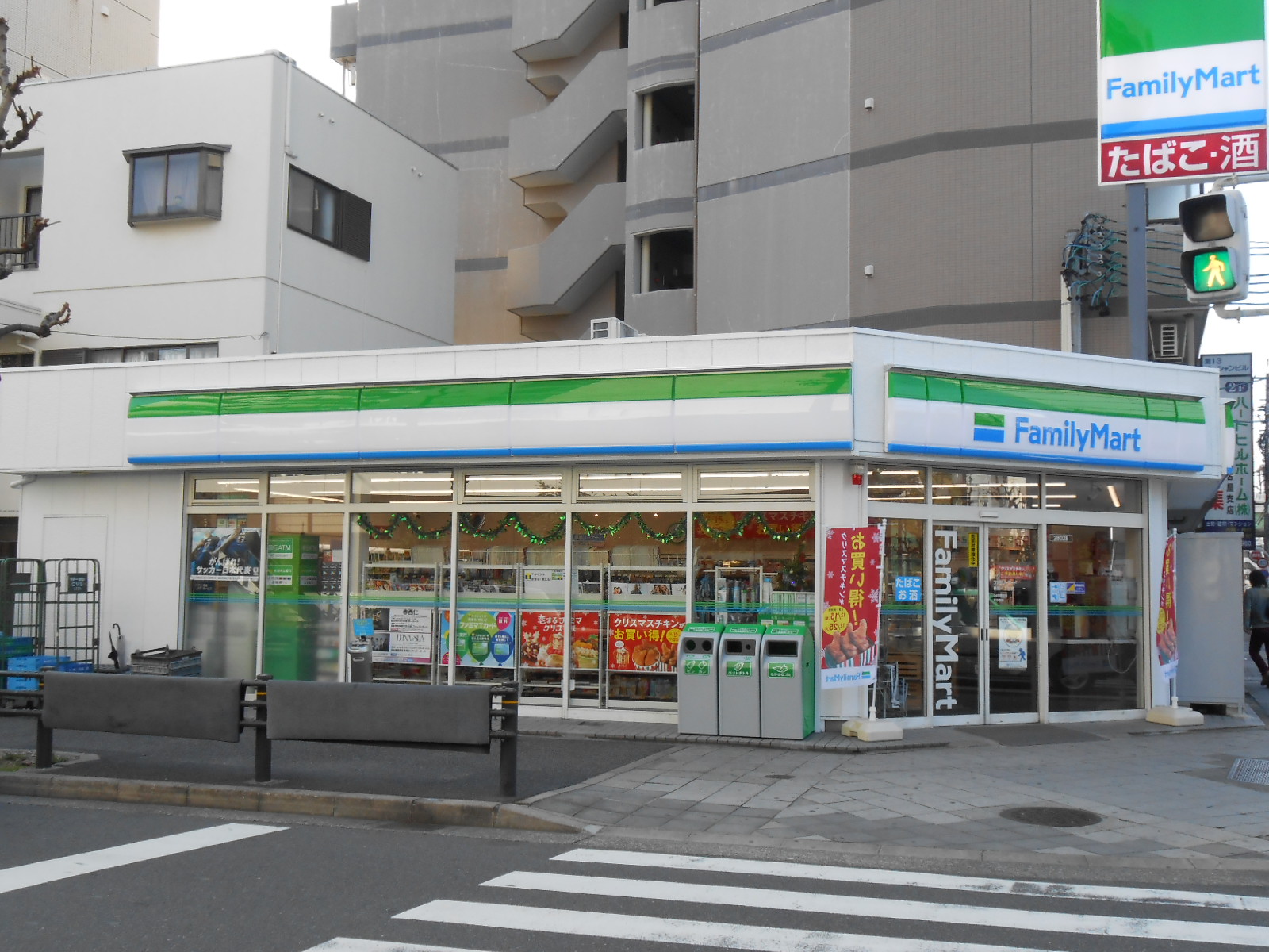 プレミアムコート新栄 コンビ二：ﾌｧﾐﾘｰﾏｰﾄ 新栄一丁目店　155m