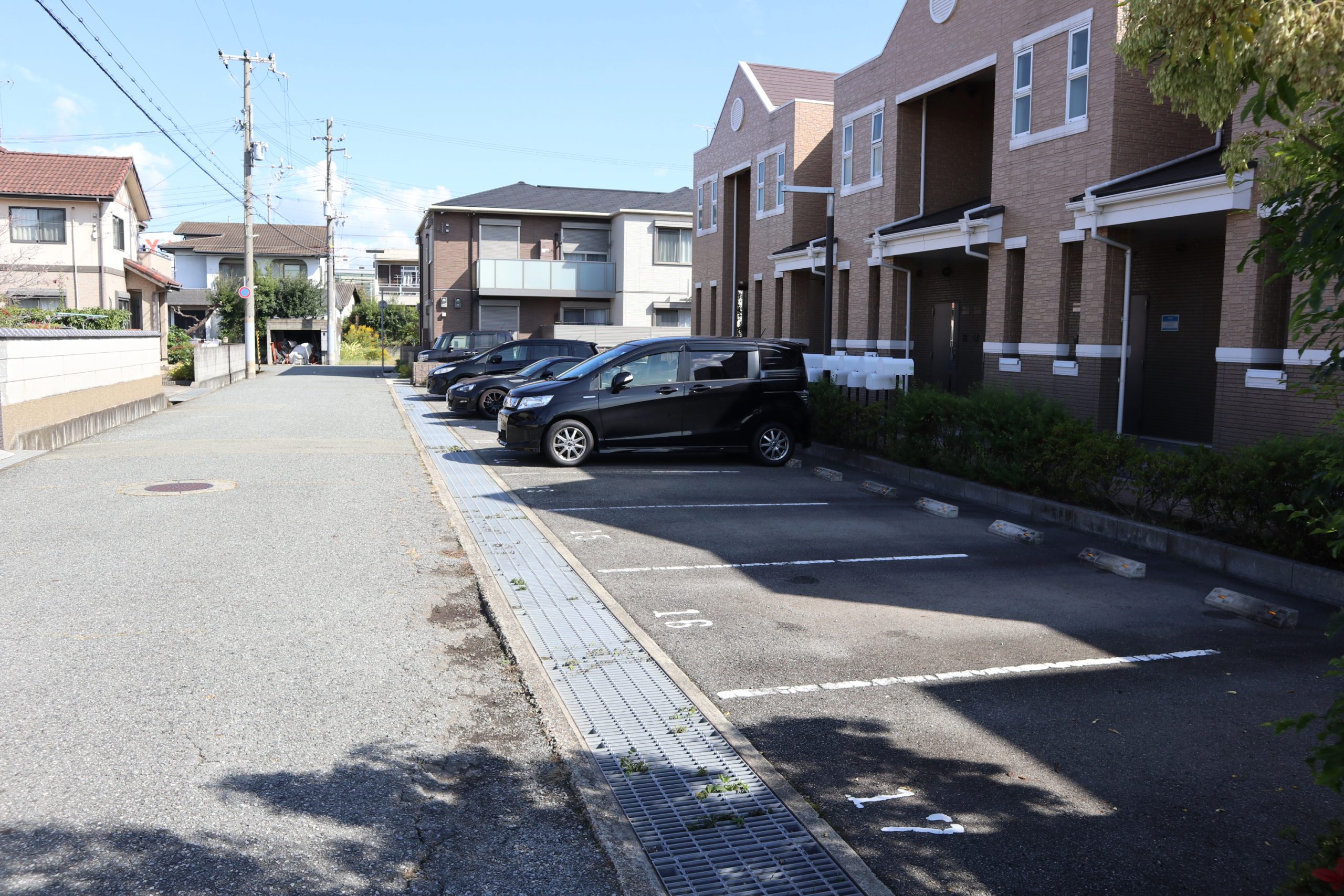 エバーソレーユ 駐車場