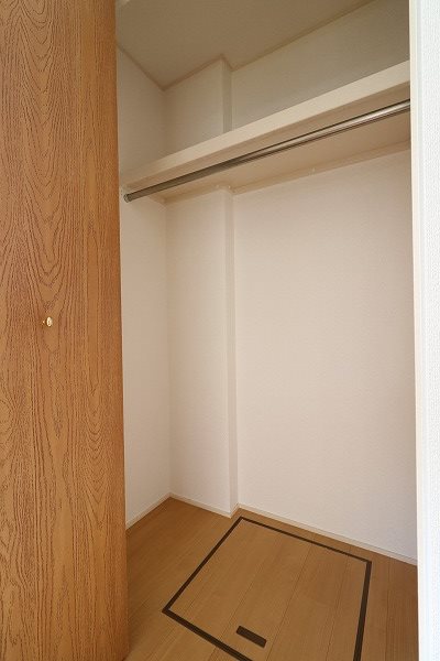 ヴェルドミール嵯峨野 洋室のクローゼット収納です。