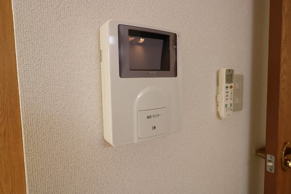 ヴェルドミール嵯峨野 TVモニター付インターホンで不審者をシャットアウト
