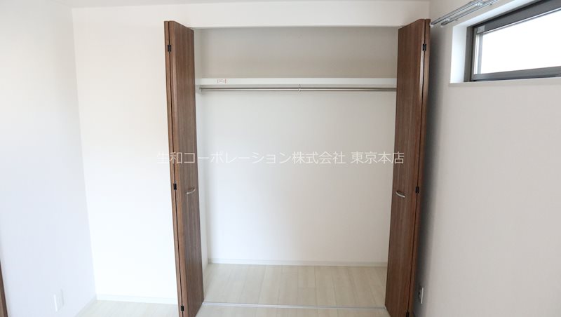 グランジュテⅢ ◆Aタイプ 2LDK◆木目調の上品なクローゼットです