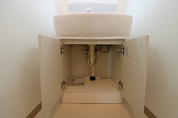 エーデルハイム 洗面化粧台下部の扉付収納