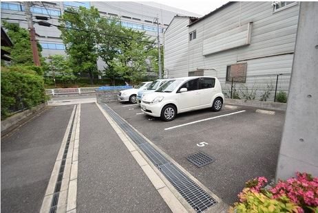 エクレール善 駐車場