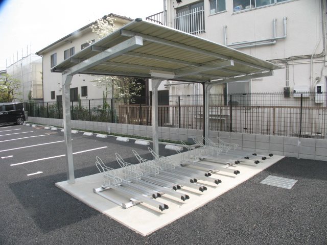 アロッジオⅡ 駐輪場