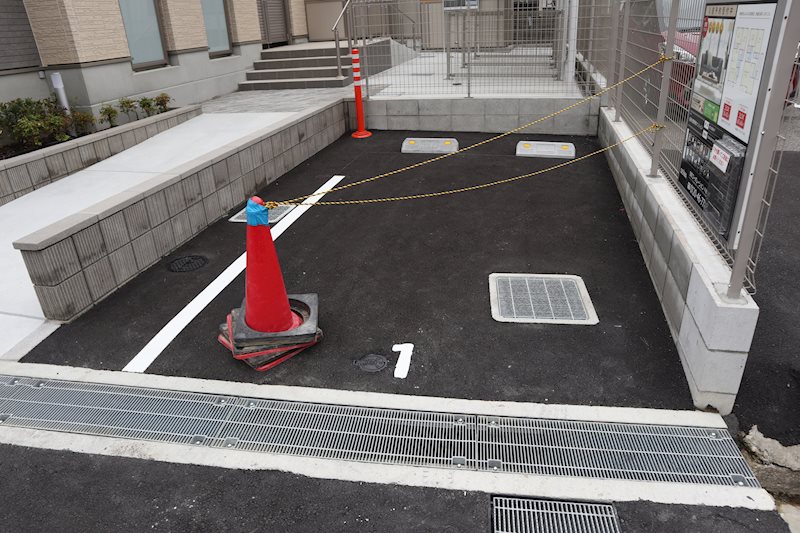 メゾンフローリッシュ 駐車場