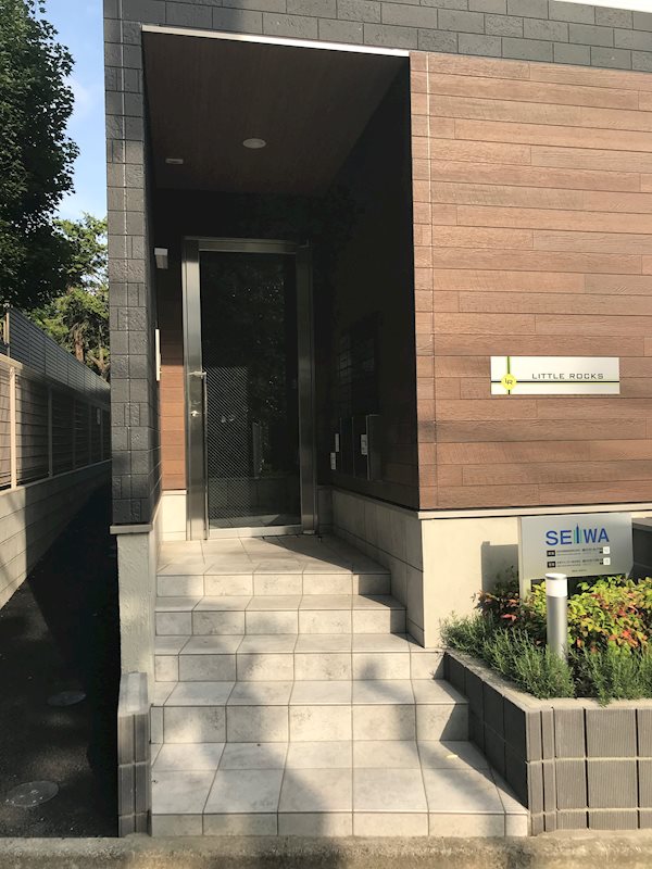 リトルロックス エントランス