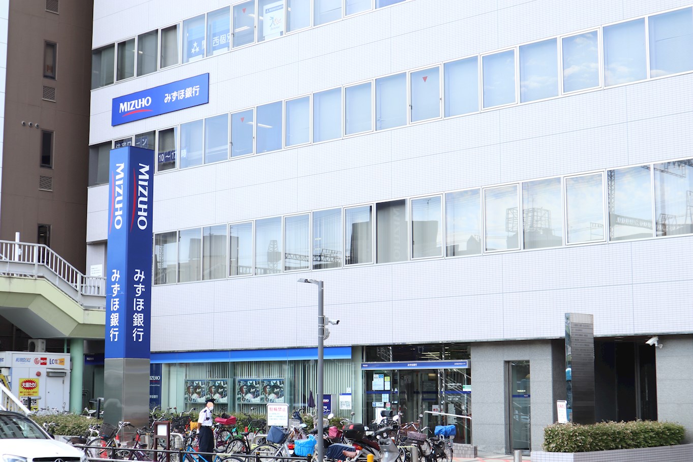 レジデンス八楽 銀行：みずほ銀行八尾支店　523m