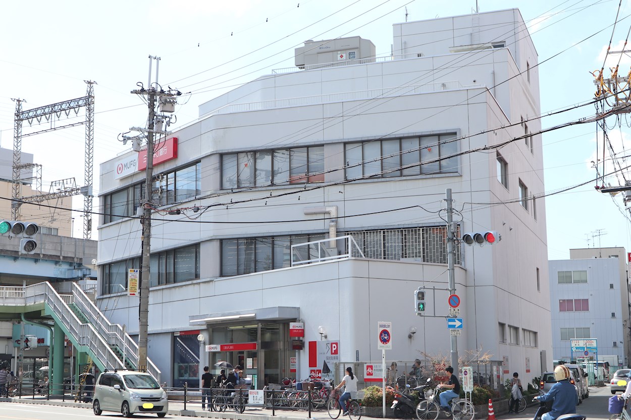 レジデンス八楽 銀行：三菱UFJ銀行八尾駅前支店　475m