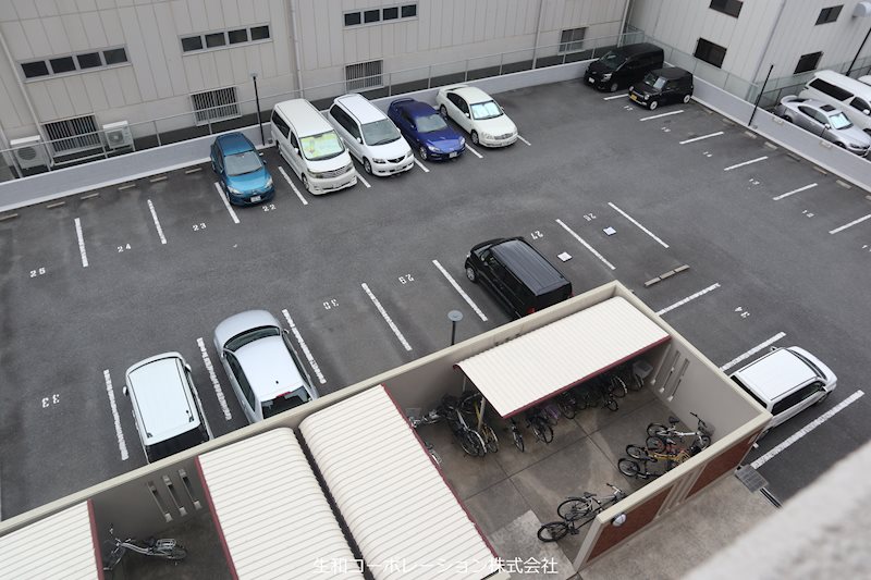 リーガルハイツ　(テナント) 駐車場