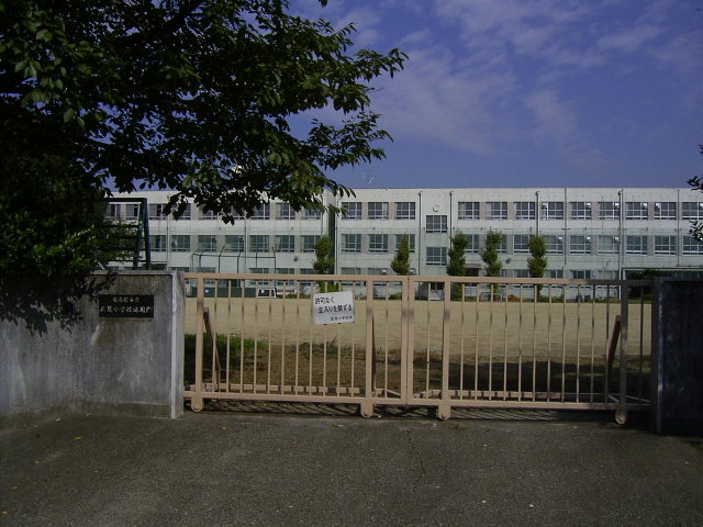 グランコート山王 小学校：名古屋市立広見小学校　697m