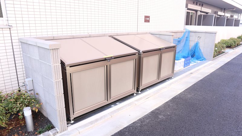 トレジャー西八王子 エントランス脇にゴミ置き場あり☆