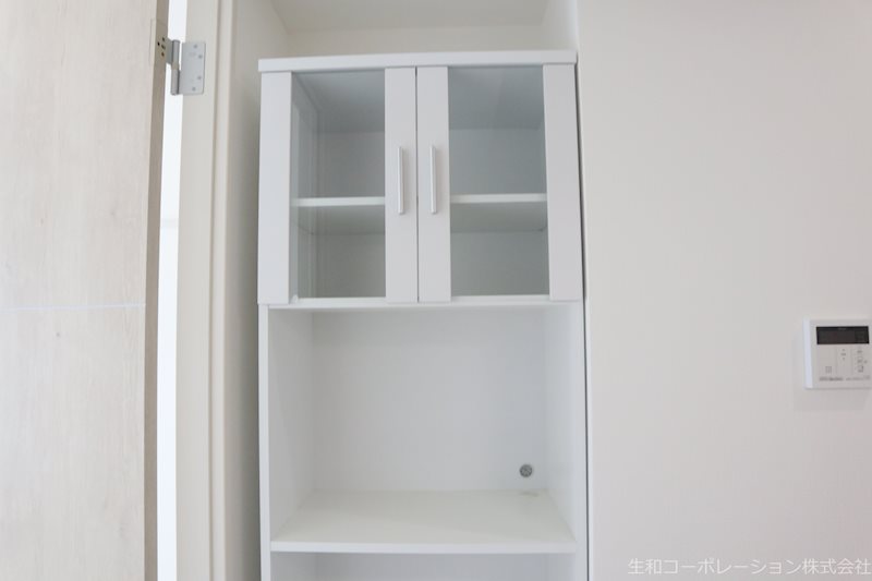 メイプル岩塚本通 食器棚