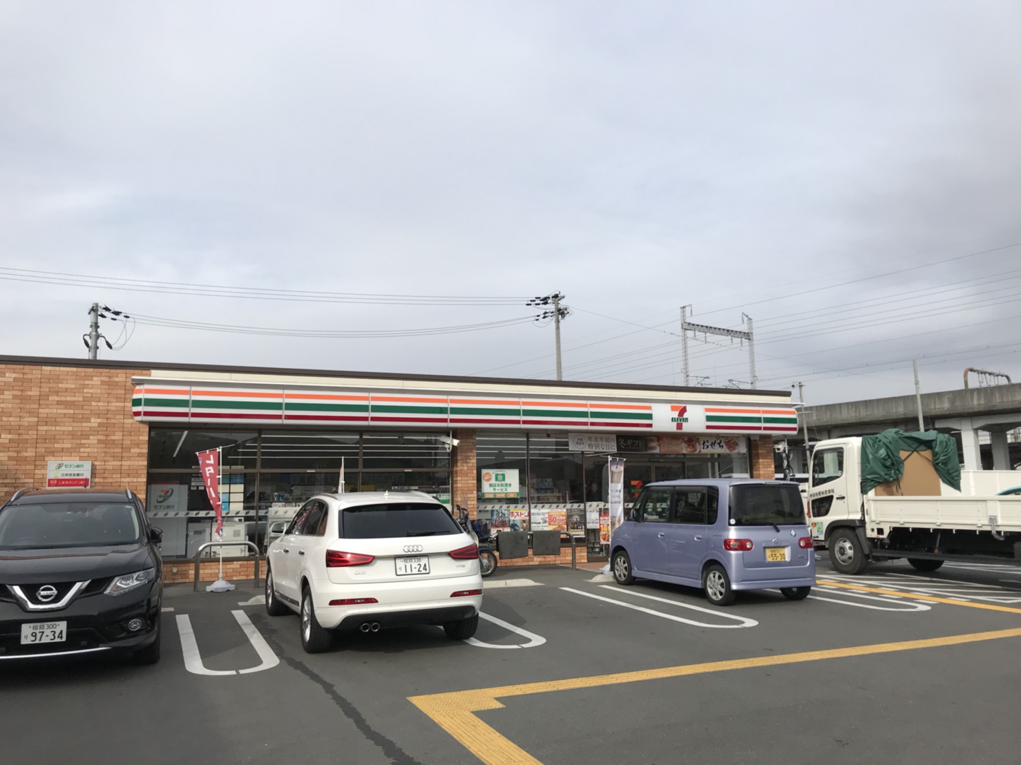 アグレアーブル コンビ二：ｾﾌﾞﾝｲﾚﾌﾞﾝ 姫路阿保北店　688m