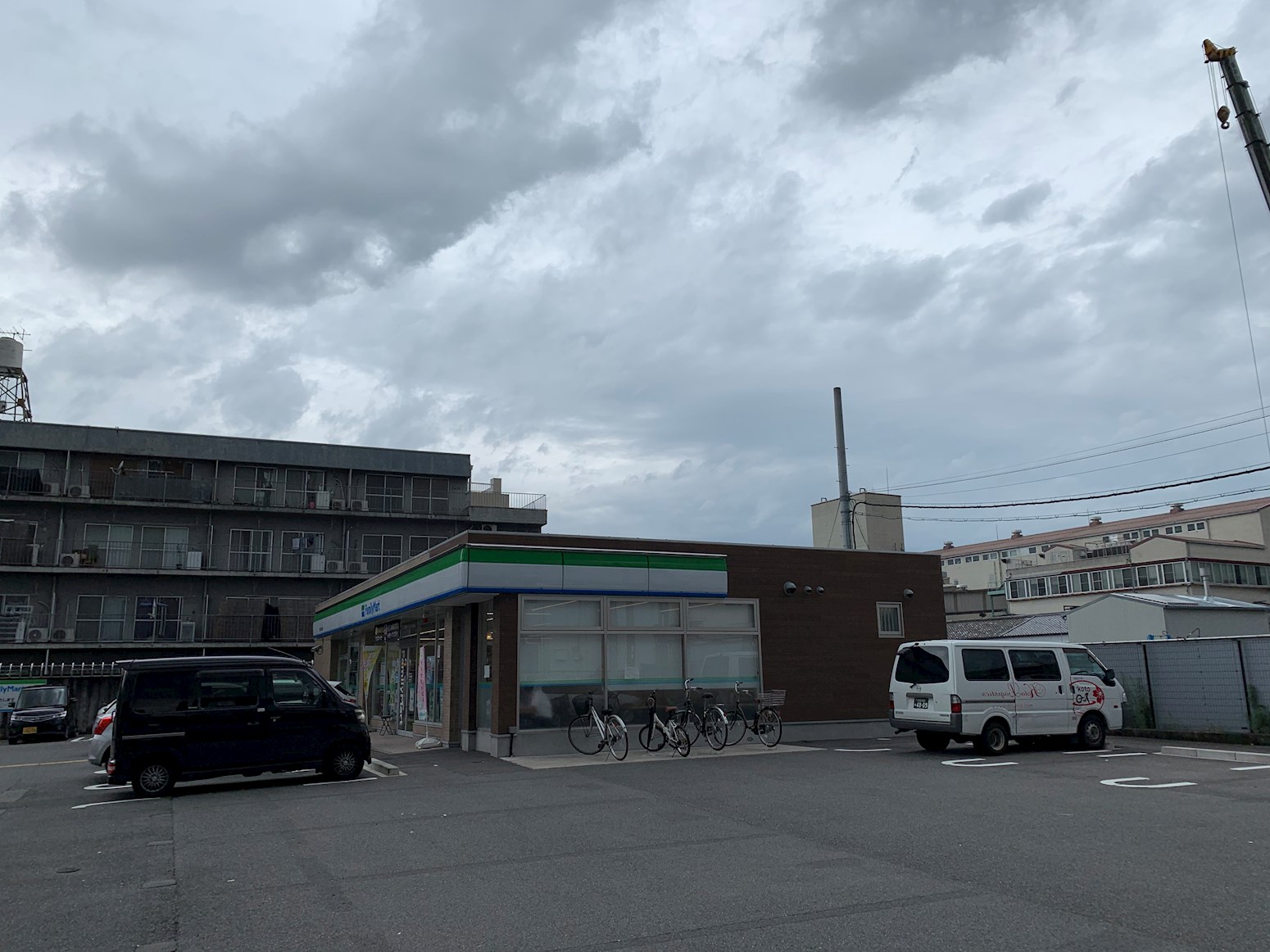 ガーデニア丹波橋 コンビ二：ﾌｧﾐﾘｰﾏｰﾄ 伏見西丹波橋店　500m