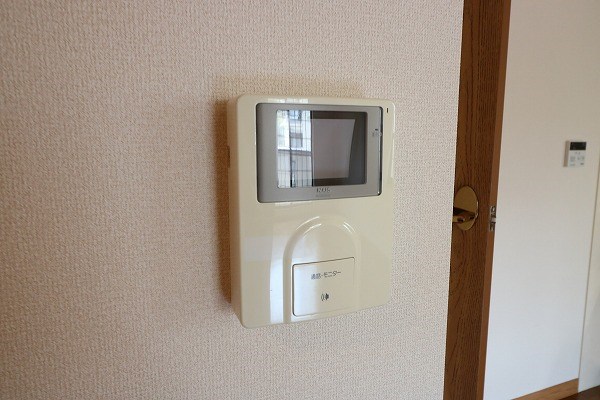 フォレスト桜坂 突然の来客にも困りません。テレビモニター付きインターフォン。