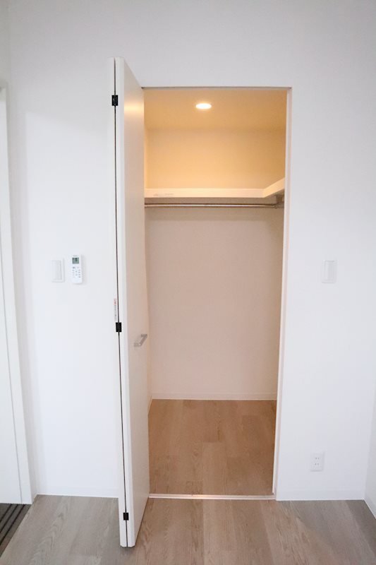 Casa洛南 洋室のウォークインクローゼット