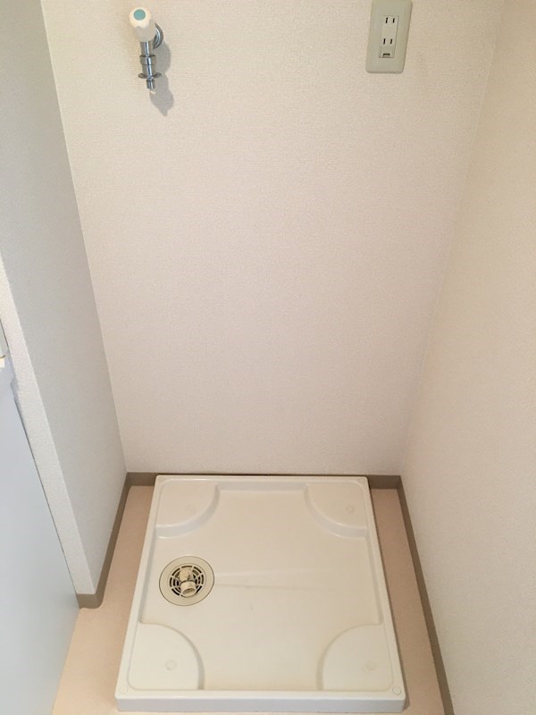 エヌキュート今堅田Ｉ 室内洗濯機パン