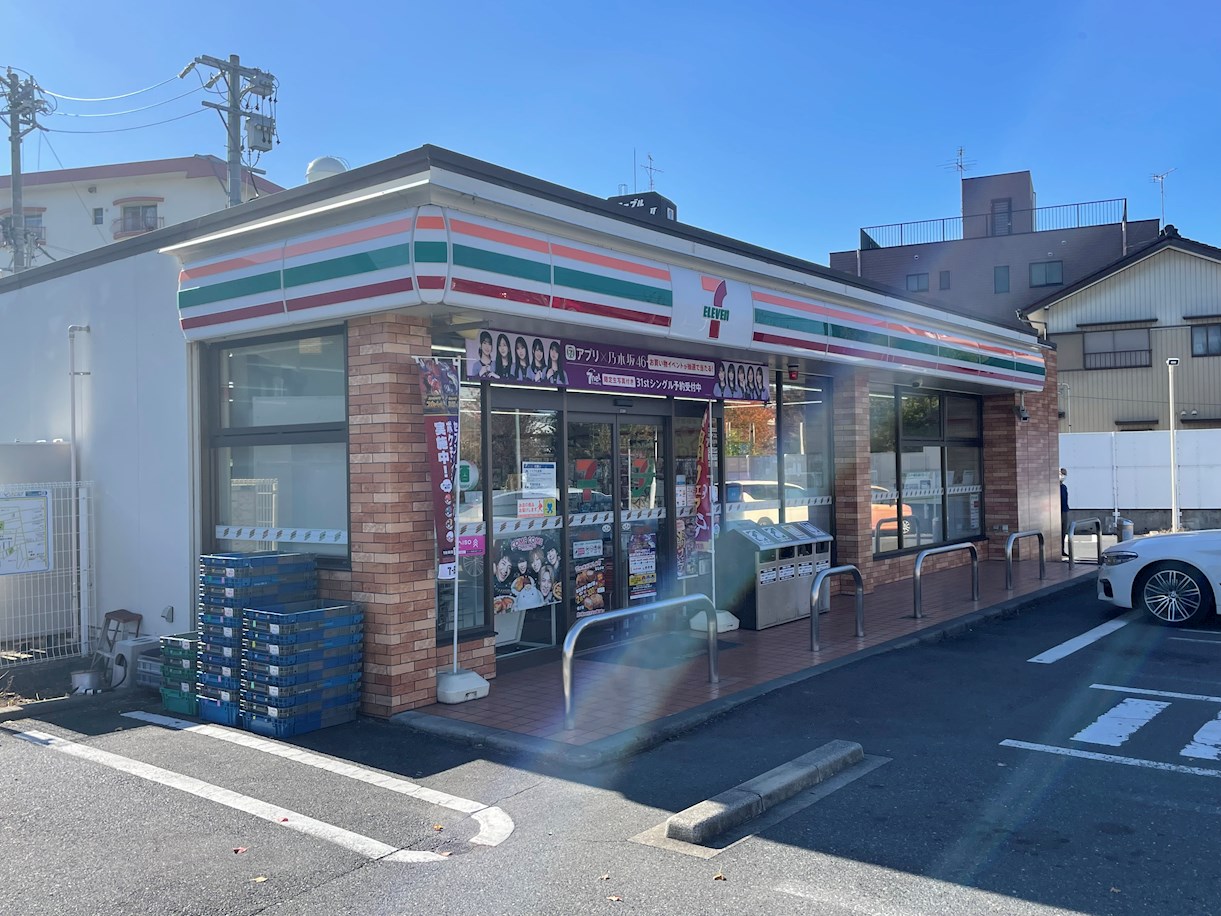 レヴィスタ名東 コンビ二：セブンイレブン 名古屋高針3丁目店　236m
