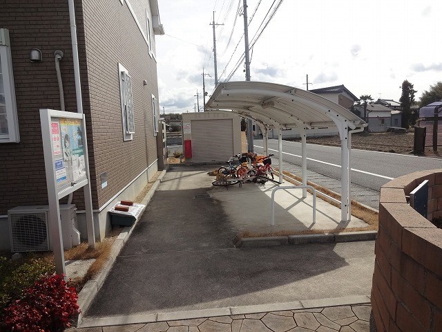 シャルマンハウス 駐輪場