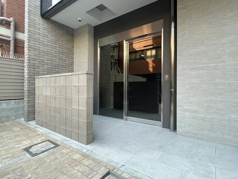 パラッツォ南森町 駐輪場（出入口）