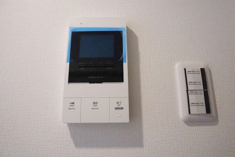 Parvis Flora Tsurumi（パルヴィフローラツルミ） TVモニター付インターホンで来訪者の顔が確認できます。