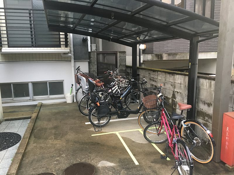 インペリアルアカシヤ 駐輪場