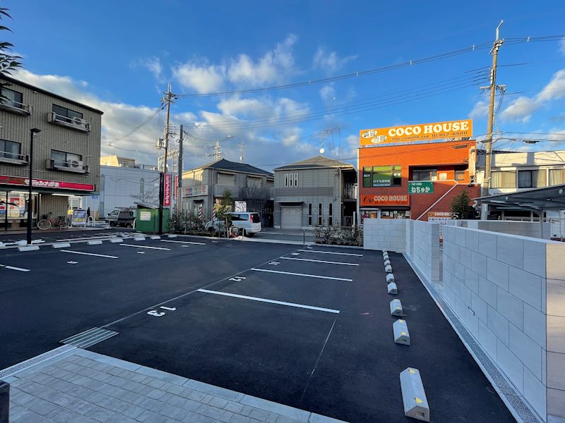 グローリードミール開田 駐車場