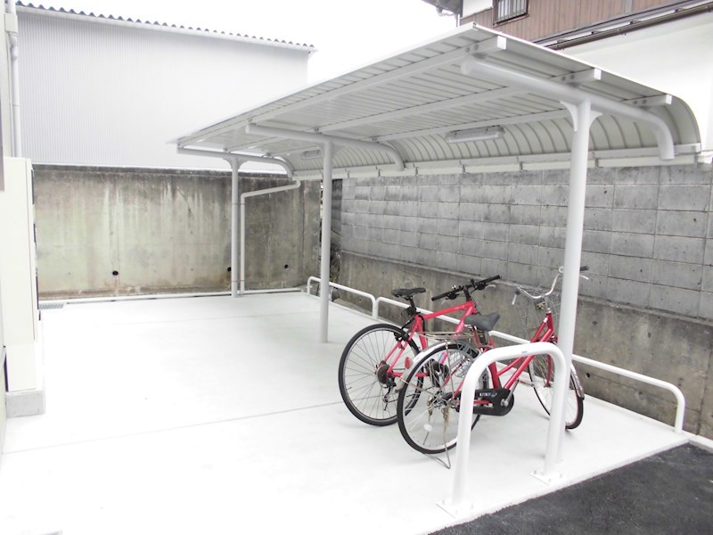 ウエストヴィラ 駐輪場