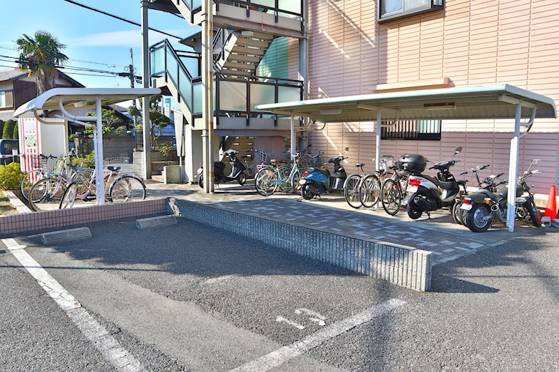 シャンテ小倉 駐輪場
