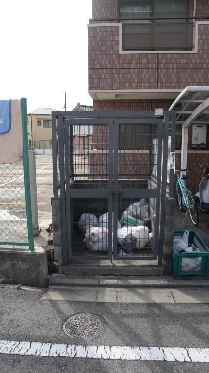 エリアント豊川 ゴミ置き場