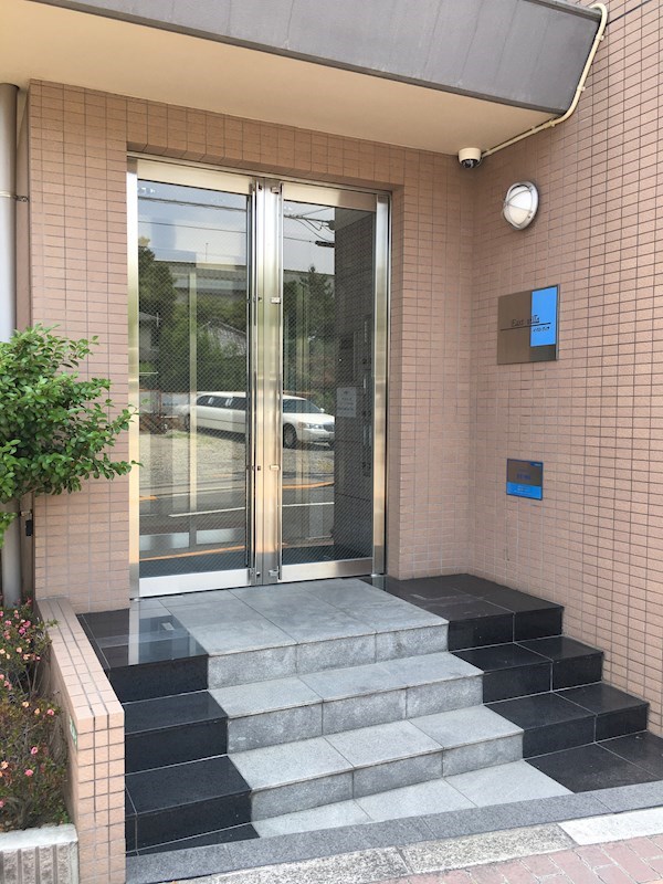 イーストヴィラ エントランス