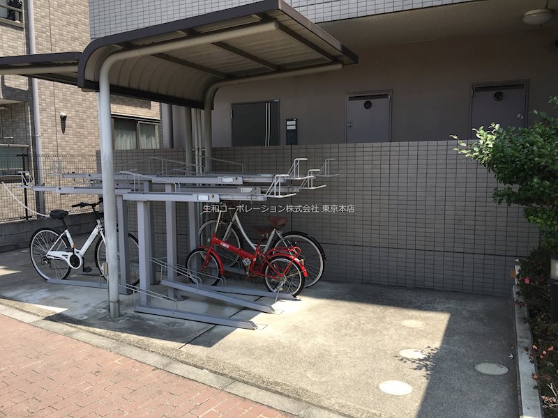 イーストヴィラ 駐輪場