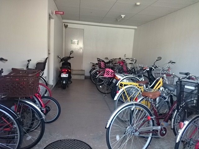 ルミエール森東 駐輪場