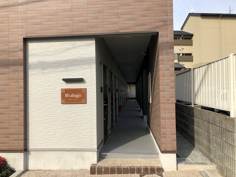 エムズアロッジオ エントランスです。