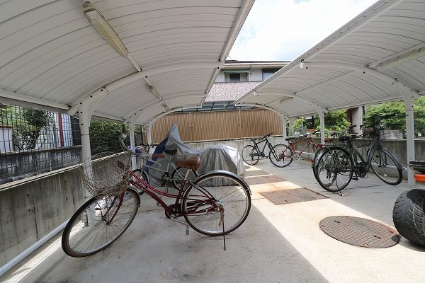 cozy court 駐輪場