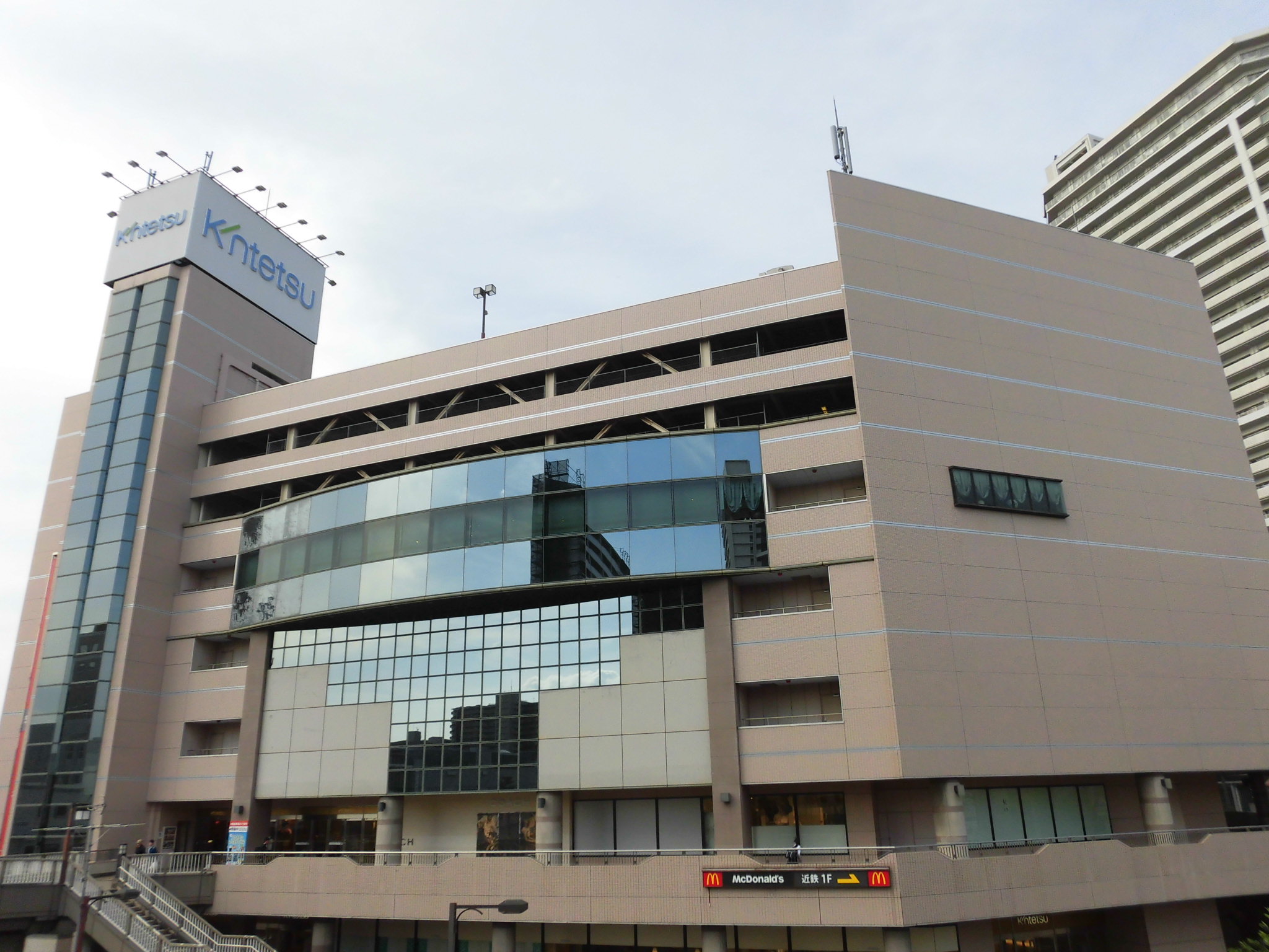 メゾン中沢 ショッピング施設：近鉄百貨店 草津店　885m