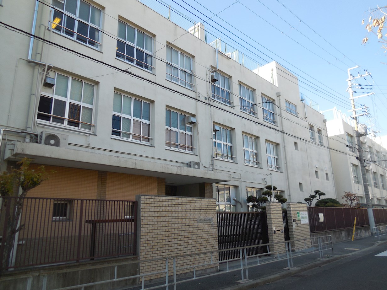 グランジュテ 小学校：大阪市立木川南小学校　494m