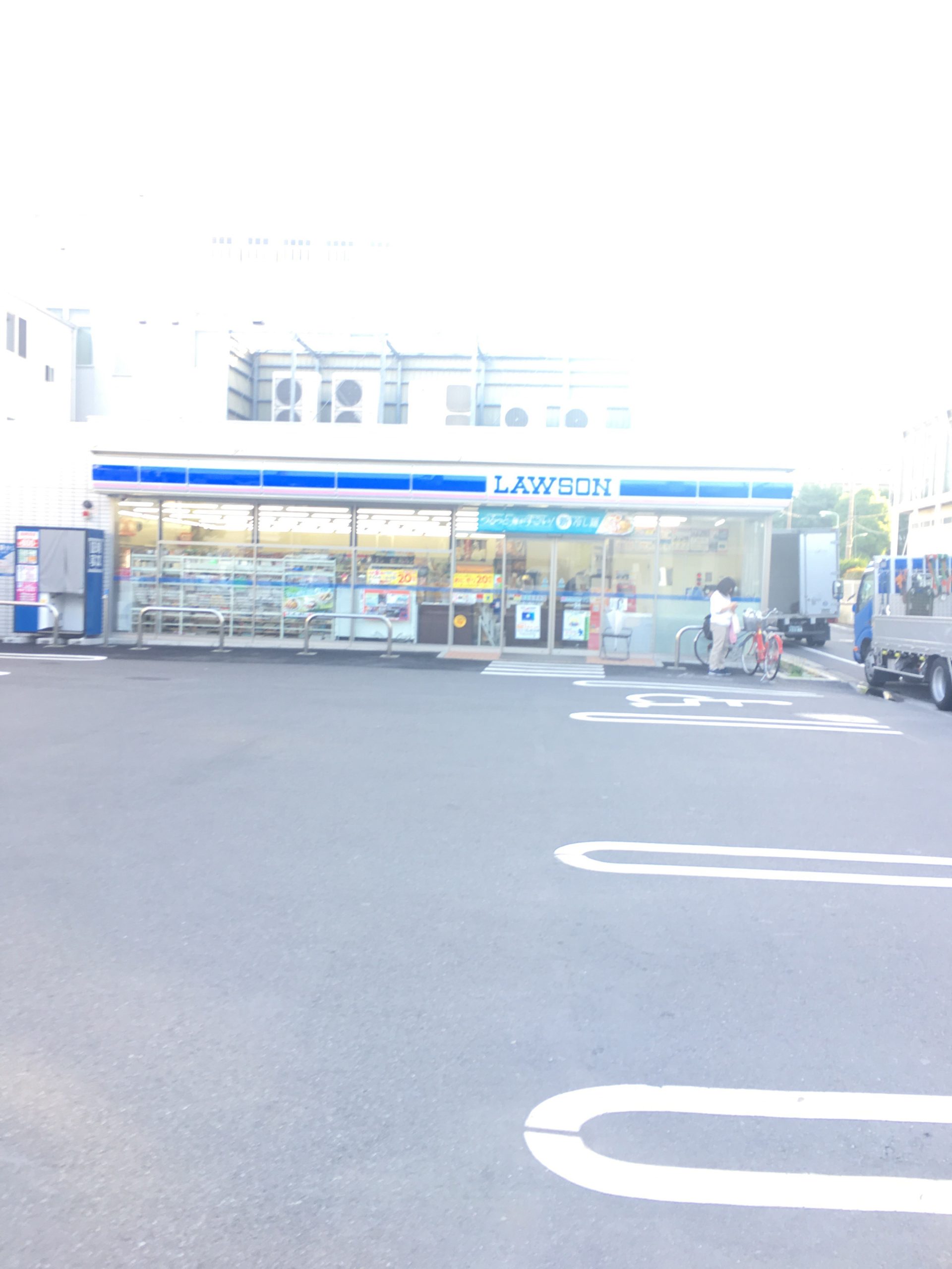 モンテジョア コンビ二：ﾛｰｿﾝ 西六郷四丁目店　204m