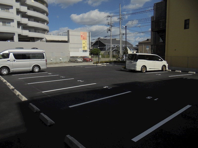 Lis Bonheur大久保 駐車場