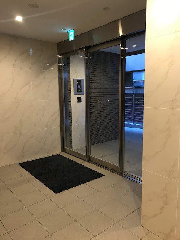 サイド ヴァレー 北野坂 エントランス
