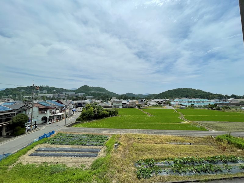 グランメゾン上賀茂 バルコニーからは山々を見渡せます。