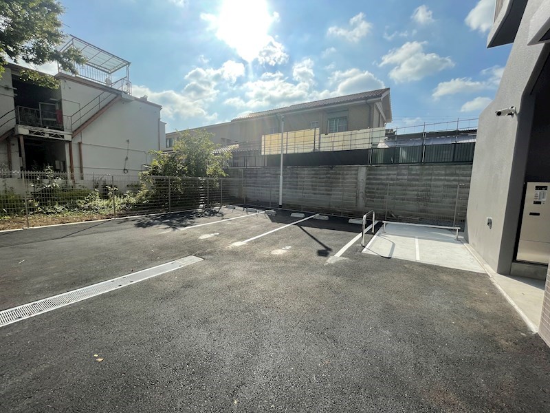 コージーコートVI 駐車場