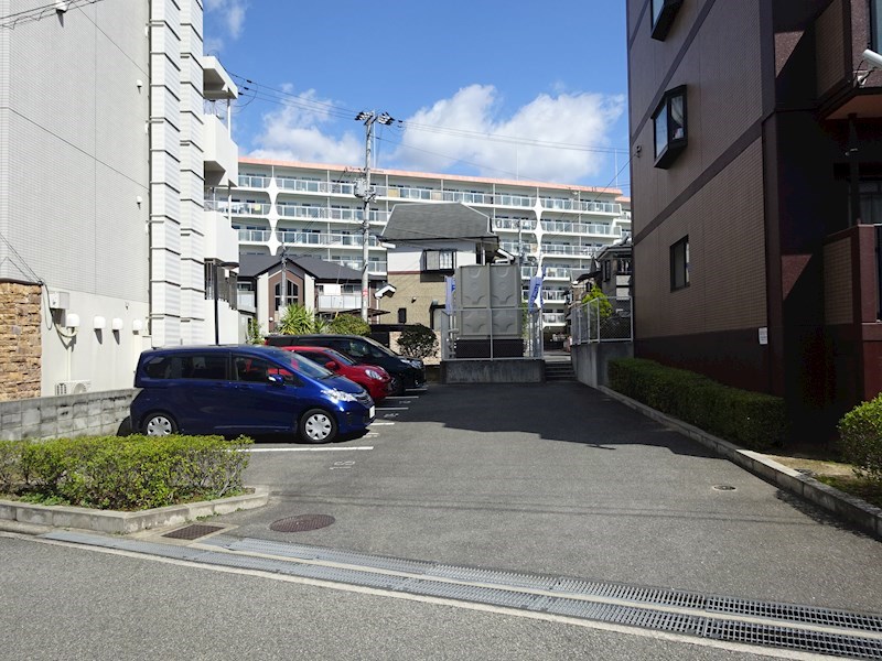 アミティエ西緑丘 駐車場