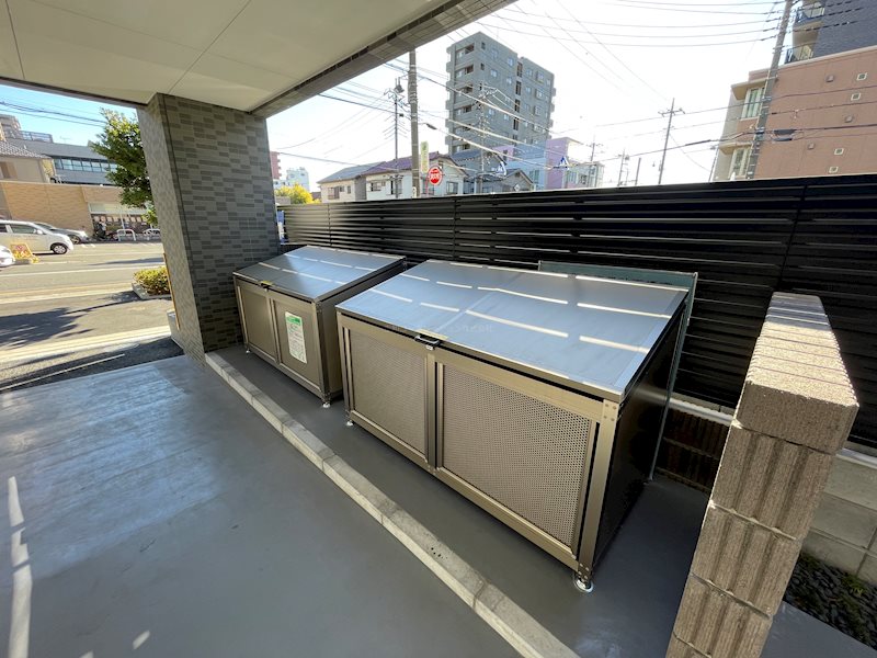 Midori no Yakata Hikawacho（緑の舘氷川町） ゴミ置き場