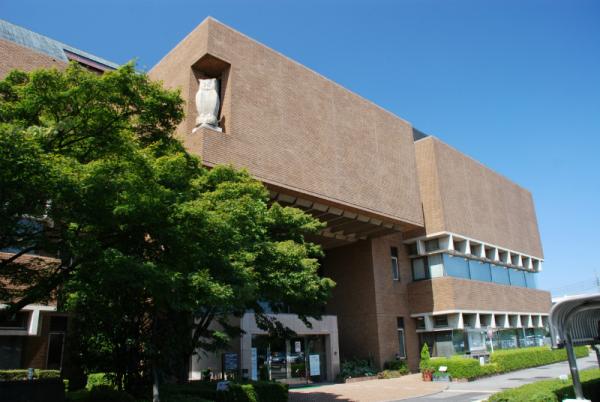 Mea nui北戸田 図書館：戸田市立図書館　708m