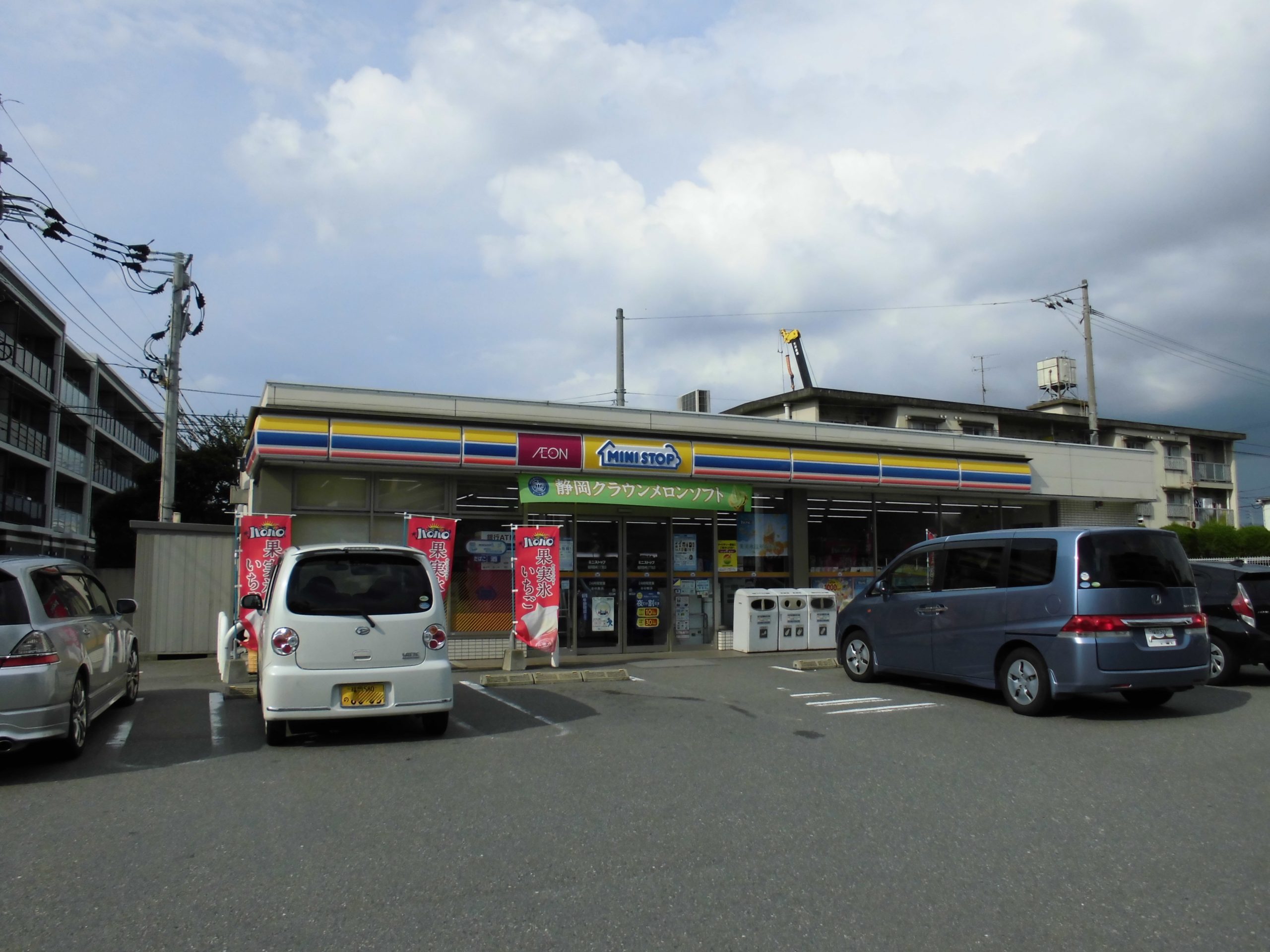 Taurus箱崎 コンビ二：ミニストップ 福岡箱崎3丁目店　585m