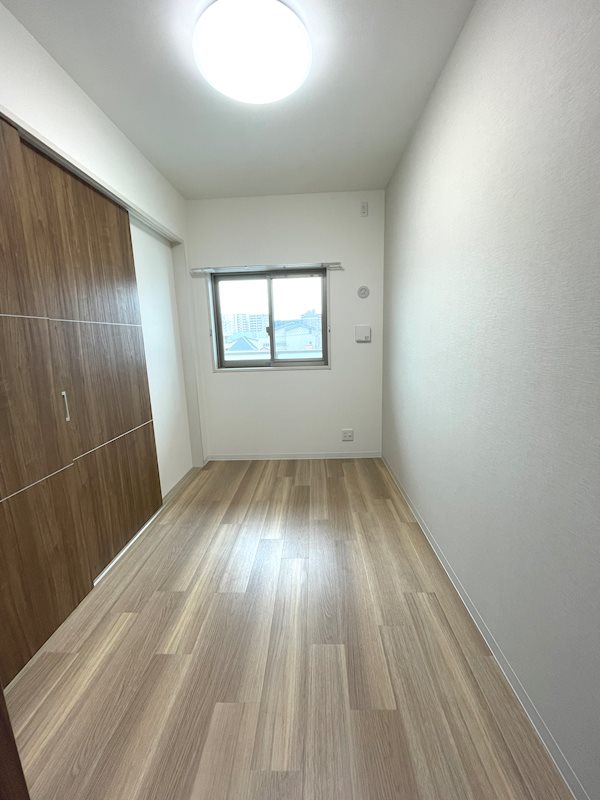 シュピア・メゾン油小路 扉を開放すればLDKと一体となり広々とご使用いただくことも可能です。