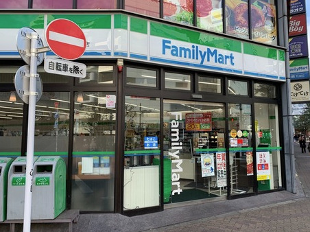 ポルト　ボヌール　セウ コンビ二：ﾌｧﾐﾘｰﾏｰﾄ 小浦蒲田ｻﾝﾗｲｽﾞ通り店　174m