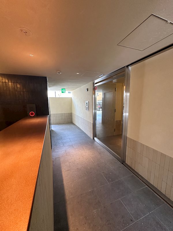 ブリリアントコートクラージュ エントランス
